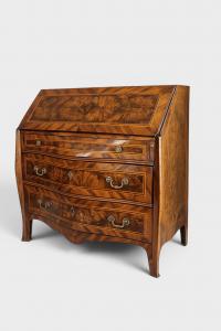 Luigi XV Genovese inlaid fall-front desk – 18th century
